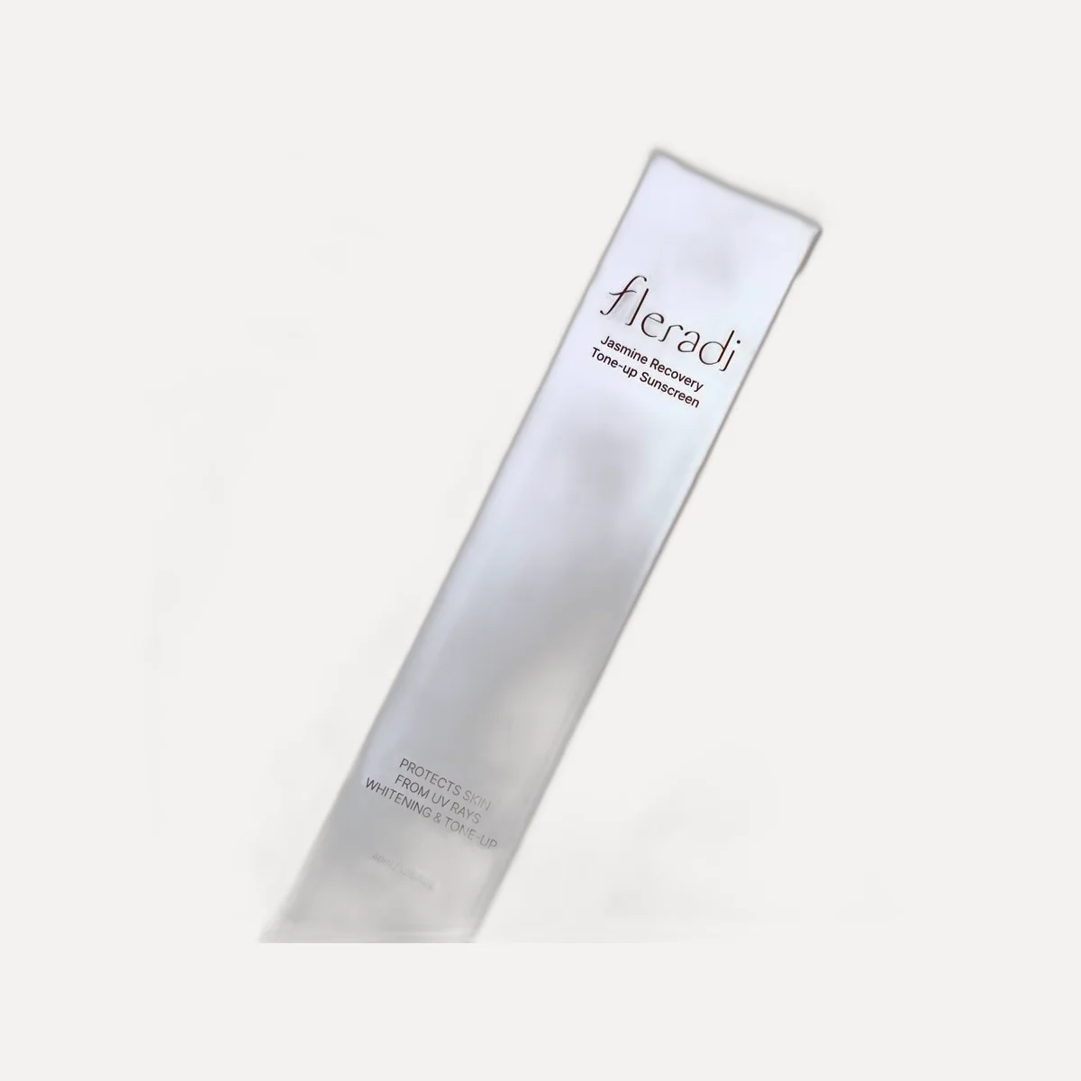 Fleradji Jasmine Recovery Tone-up Sunscreen Тональный восстанавливающий солнцезащитный крем SPF50+/PA++++,